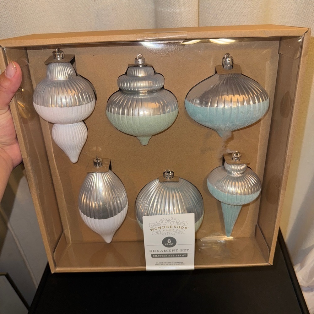 Wondershop Christmas ornaments - Picture 2 of 3